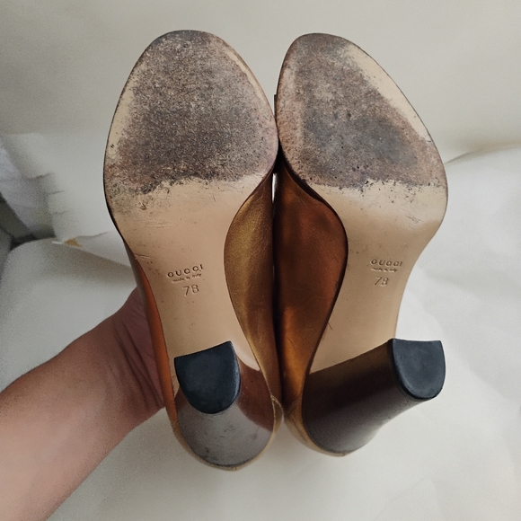 Gucci metallic horsebit heels size 7B - Picture 7 of 16